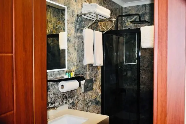 Deluxe King Room City View