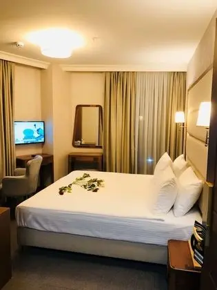 Deluxe King Room City View
