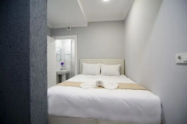 (A) Economy Double Room