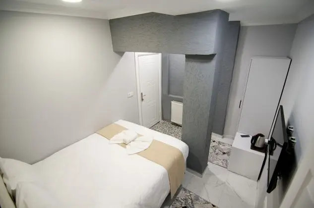 (A) Economy Double Room