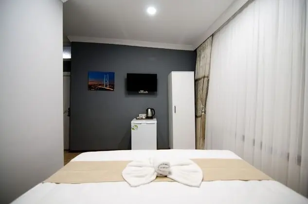 (B) Standard Double Room