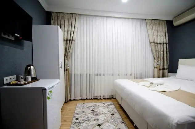 (B) Standard Double Room