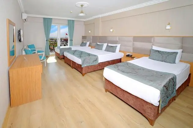 Deluxe Triple Room, Deniz Manzaralı