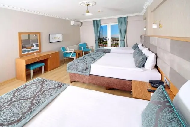 Deluxe Triple Room, Deniz Manzaralı