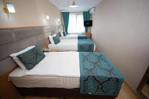 Standart Üç Kişilik Oda, Deniz veya Kara Manzaralı