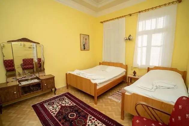 Standard Üç Kişilik Oda, Ortak Banyo