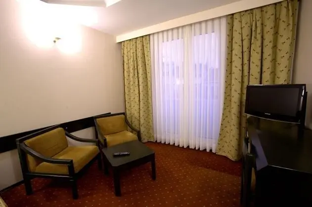 Standard Twin Room with French Balcony
