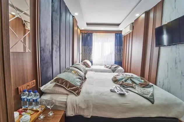 Triple, Şehir Manzaralı, Bir Büyük ve Bir Tek Kişilik Yataklı