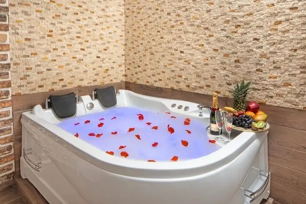 Deluxe Stüdyo Süit