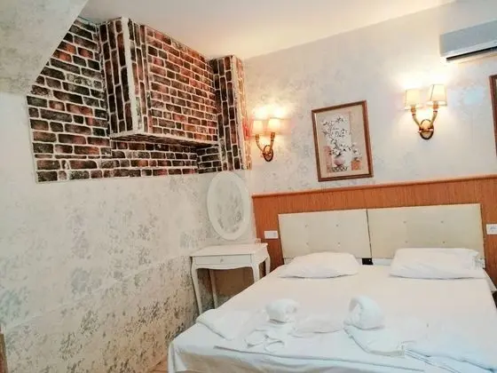 Apart Daire (Half Basement)