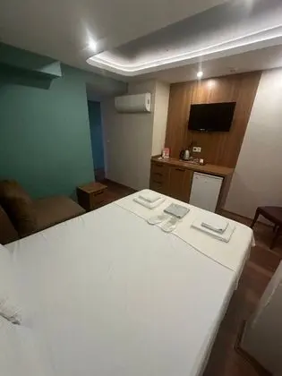 Ekonomik Üç Kişilik Oda, Manzarasız, Penceresiz