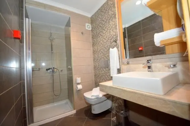 Tek Kişilik, Şehir Manzaralı
