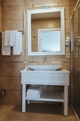 Twin, Sokak Manzaralı