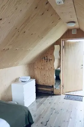 İki Ayrı Yataklı Oda, Ortak Banyo