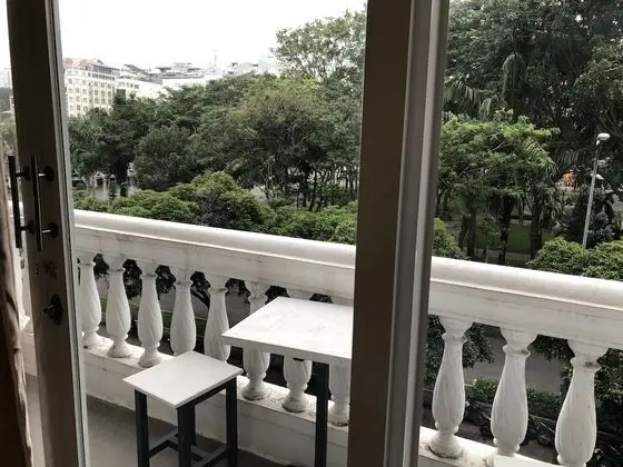Deluxe Tek Büyük Yataklı Oda, Balkon, Park Manzaralı