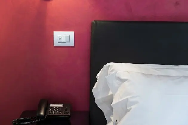 Superior Üç Kişilik Oda (Red Suite)