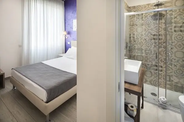 Tek Büyük Yataklı Oda (Violet)