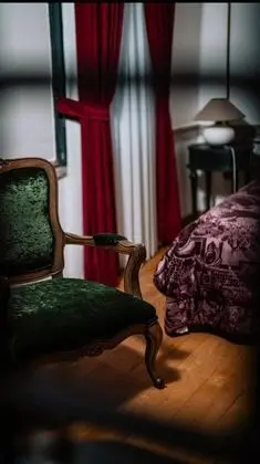 Çift Kişilik, Sokak Manzaralı, 2. Kat