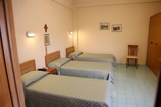 Üç Kişilik Oda
