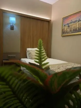 Tek Kişilik, Şehir Manzaralı