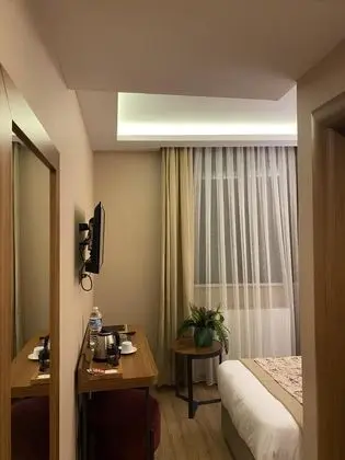 Tek Kişilik, Şehir Manzaralı