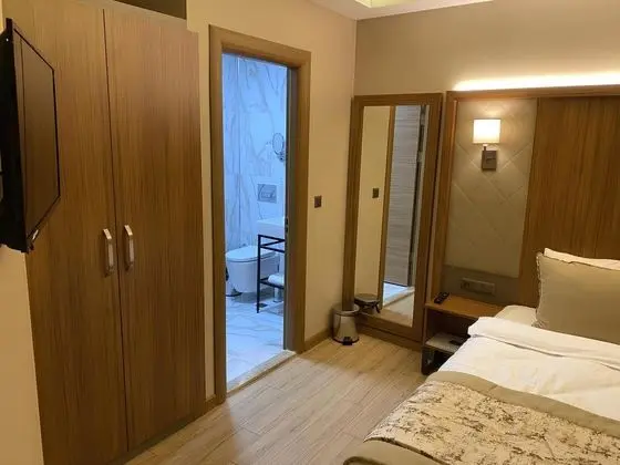 Tek Kişilik, Şehir Manzaralı