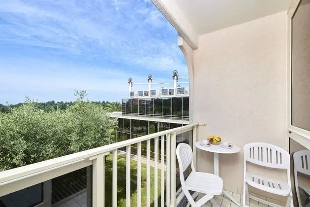 Classic room with balcony, sea side