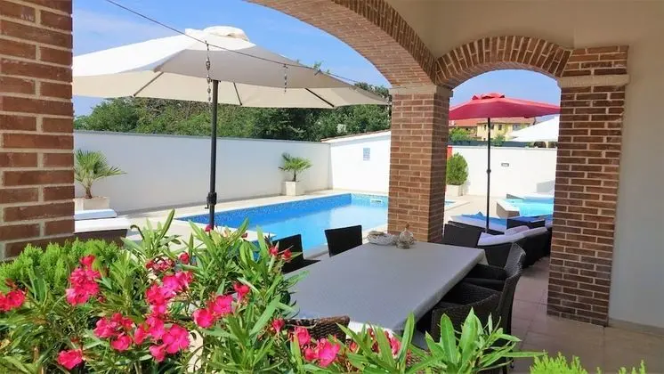 Villa, Kişiye Özel Havuzlu