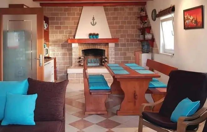 Ev (Ita - with pool and view - H(4+1))