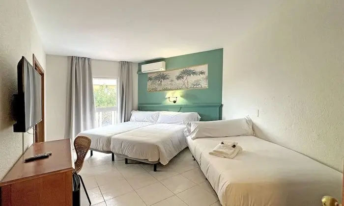 Üç Kişilik Oda