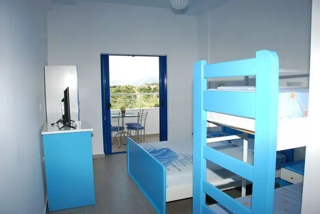 Dört Kişilik Oda, Deniz Manzaralı