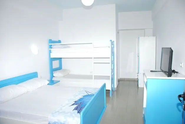 Dört Kişilik Oda, Deniz Manzaralı