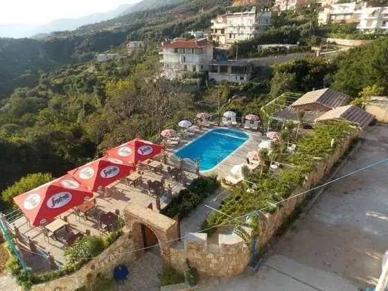 Dört Kişilik Oda, Deniz Manzaralı