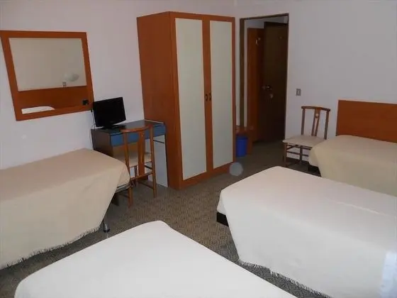 Tek Büyük veya İki Ayrı Yataklı Oda