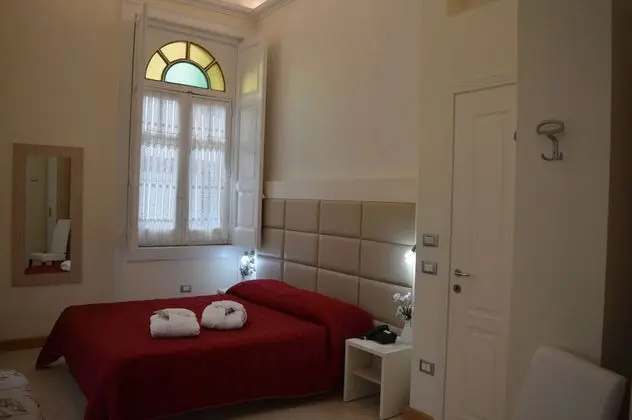 Üç Kişilik Oda