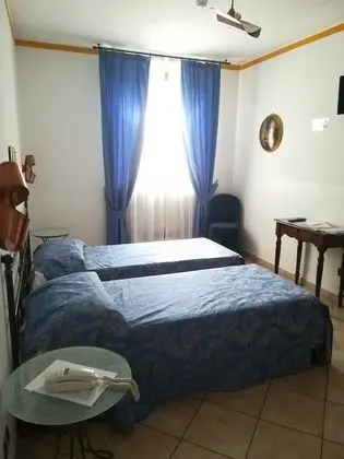 Tek Büyük veya İki Ayrı Yataklı Oda