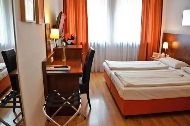 Standard Tek Büyük veya İki Ayrı Yataklı Oda