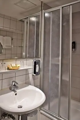 Standard Tek Büyük veya İki Ayrı Yataklı Oda