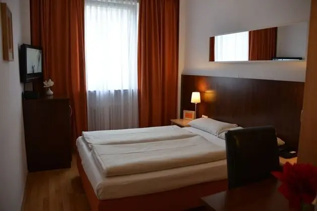 Standard Tek Büyük Yataklı Oda (Queensize Bed 140cm)