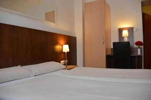 Standard Tek Büyük Yataklı Oda (Queensize Bed 140cm)