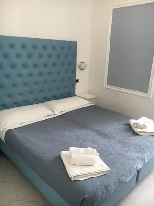 Basic Tek Büyük Yataklı Oda