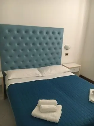 Comfort Tek Büyük veya İki Ayrı Yataklı Oda