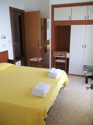 Tek Büyük veya İki Ayrı Yataklı Oda, Balkon
