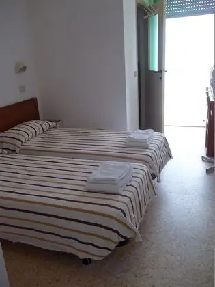 Tek Büyük veya İki Ayrı Yataklı Oda, Balkon