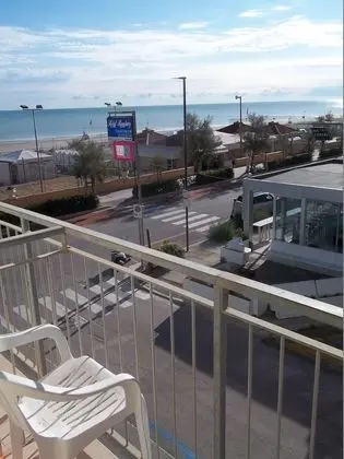 Tek Büyük veya İki Ayrı Yataklı Oda, Balkon