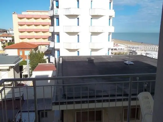 Tek Büyük veya İki Ayrı Yataklı Oda, Balkon