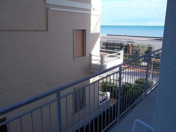 Tek Büyük veya İki Ayrı Yataklı Oda, Balkon
