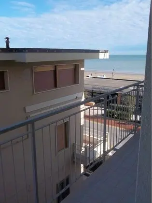 Tek Büyük veya İki Ayrı Yataklı Oda, Balkon