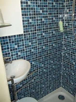 Tek Büyük veya İki Ayrı Yataklı Oda, Balkon