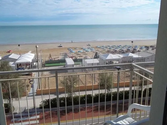 Üç Kişilik Oda, Balkon